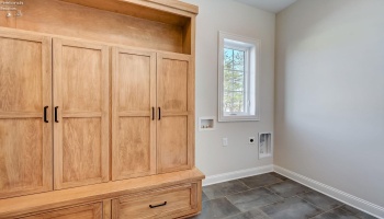 Mudroom/Laundry