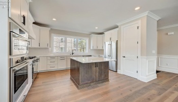 Kitchen with island