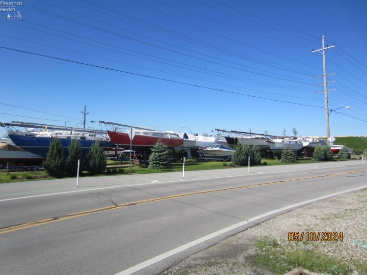 803 Shoreline Drive, Sandusky, 44870, ,Commercial,For Sale,Shoreline,20241638