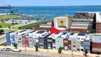 AMAZING PANORAMIC SANDUSKY BAY, CEDAR POINT AND CITY OF SANDUSKY DOWNTOWN VIEWS FROM YOUR OWN 4TH FLOOR ROOF TOP TERRACE!