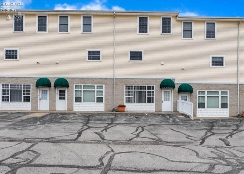 107 Legends Lane, Marblehead, 43440, 3 Bedrooms Bedrooms, ,4 BathroomsBathrooms,Residential,For Sale,Legends,20242876