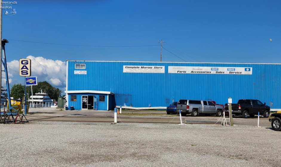 247 Lakeshore Road, Port Clinton, 43452, ,Commercial,For Sale,Lakeshore,20243424