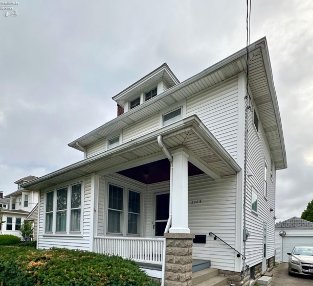 2209 Columbus Avenue, Sandusky, 44870, 3 Bedrooms Bedrooms, ,2 BathroomsBathrooms,Residential,For Sale,Columbus,20243707