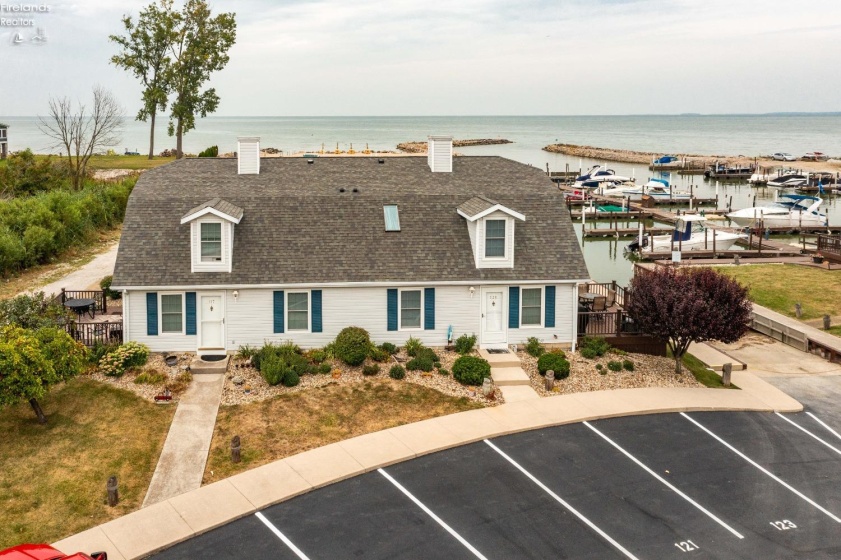 121 Schooner Point, Port Clinton, 43452, 2 Bedrooms Bedrooms, ,2 BathroomsBathrooms,Residential,For Sale,Schooner Point,20243797