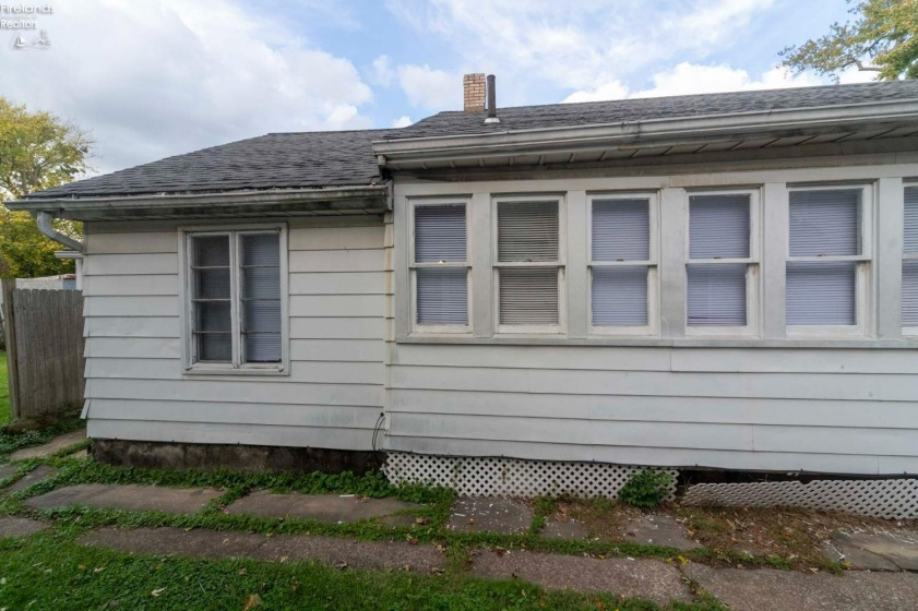 1021 Camp Street, Sandusky, 44870, 2 Bedrooms Bedrooms, ,1 BathroomBathrooms,Residential,For Sale,Camp,20243933