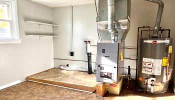 Laundry hook up/mudroom