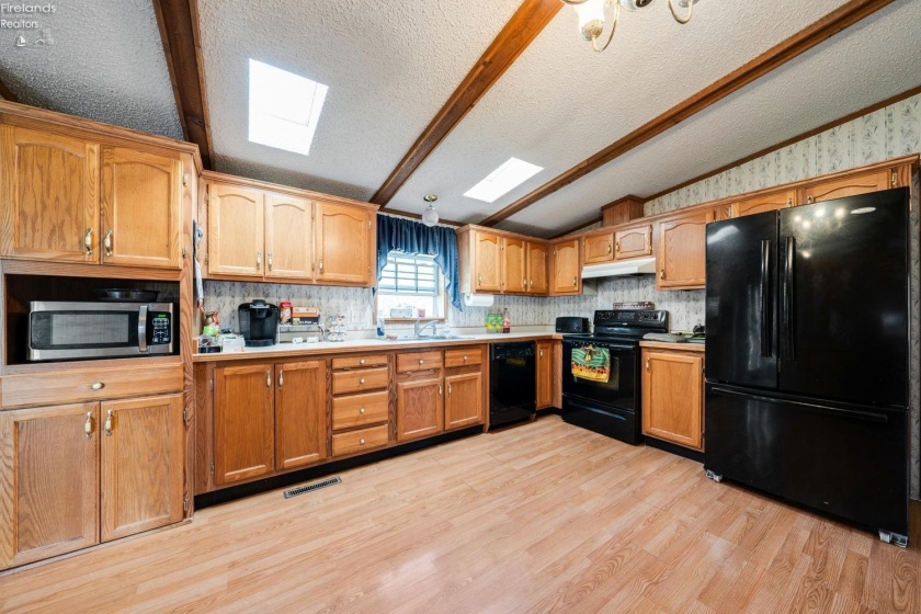 70 Niese Place, Put-In-Bay, 43456, 3 Bedrooms Bedrooms, ,2 BathroomsBathrooms,Residential,For Sale,Niese Place,20244090