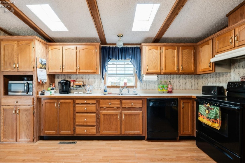 70 Niese Place, Put-In-Bay, 43456, 3 Bedrooms Bedrooms, ,2 BathroomsBathrooms,Residential,For Sale,Niese Place,20244090