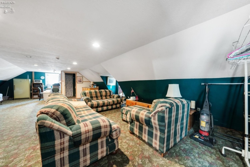 70 Niese Place, Put-In-Bay, 43456, 3 Bedrooms Bedrooms, ,2 BathroomsBathrooms,Residential,For Sale,Niese Place,20244090