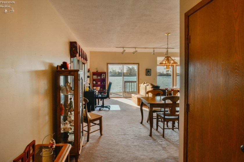 61 Harbors End Drive, Port Clinton, 43452, 2 Bedrooms Bedrooms, ,2 BathroomsBathrooms,Residential,For Sale,Harbors End,20244264