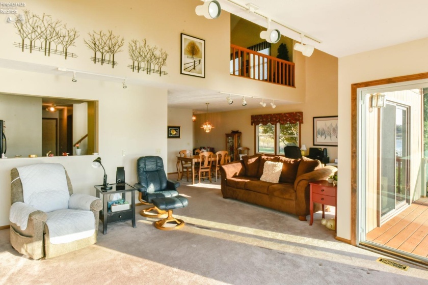 61 Harbors End Drive, Port Clinton, 43452, 2 Bedrooms Bedrooms, ,2 BathroomsBathrooms,Residential,For Sale,Harbors End,20244264