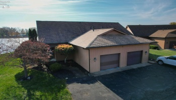 61 Harbors End Drive, Port Clinton, 43452, 2 Bedrooms Bedrooms, ,2 BathroomsBathrooms,Residential,For Sale,Harbors End,20244264