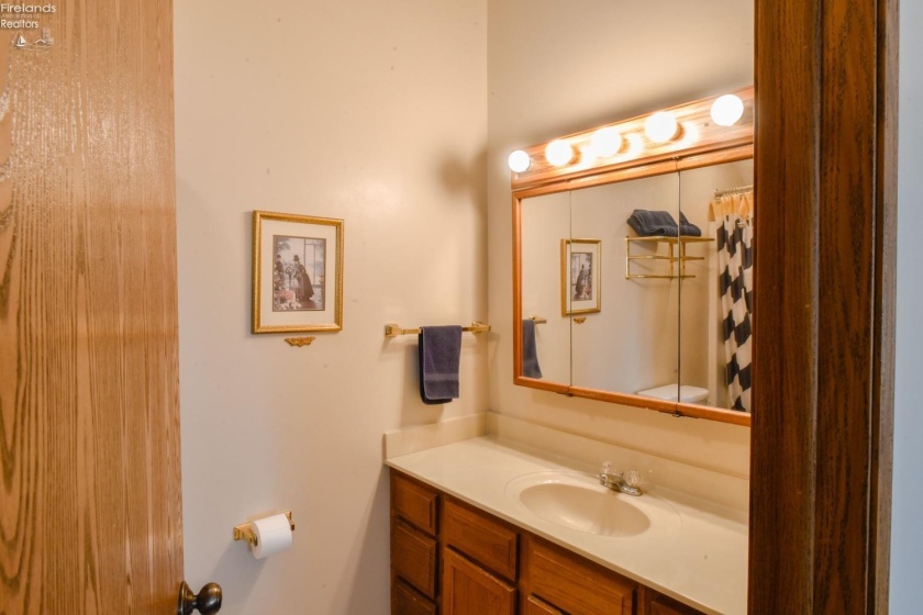 2nd floor bathroom