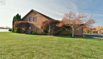 61 Harbors End Drive, Port Clinton, 43452, 2 Bedrooms Bedrooms, ,2 BathroomsBathrooms,Residential,For Sale,Harbors End,20244264