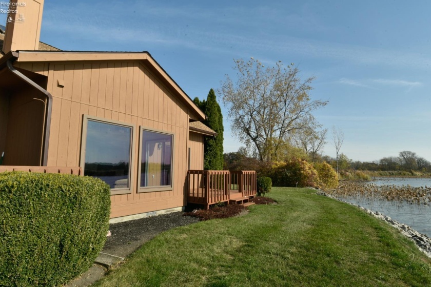 61 Harbors End Drive, Port Clinton, 43452, 2 Bedrooms Bedrooms, ,2 BathroomsBathrooms,Residential,For Sale,Harbors End,20244264