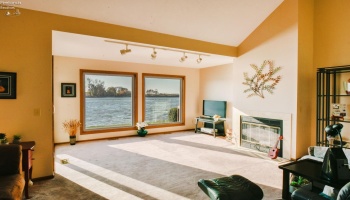 61 Harbors End Drive, Port Clinton, 43452, 2 Bedrooms Bedrooms, ,2 BathroomsBathrooms,Residential,For Sale,Harbors End,20244264