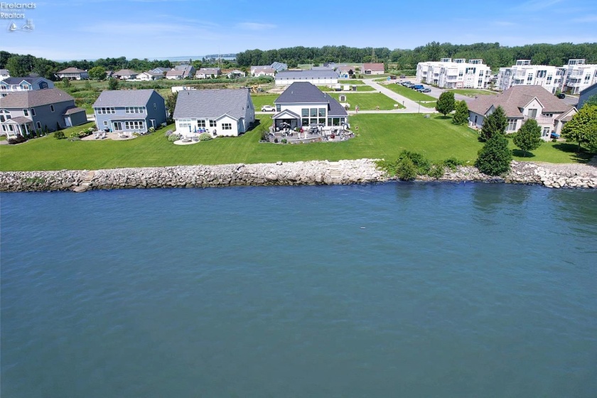 2717 Waterside Court, Marblehead, 43440, 4 Bedrooms Bedrooms, ,4 BathroomsBathrooms,Residential,For Sale,Waterside,20244458