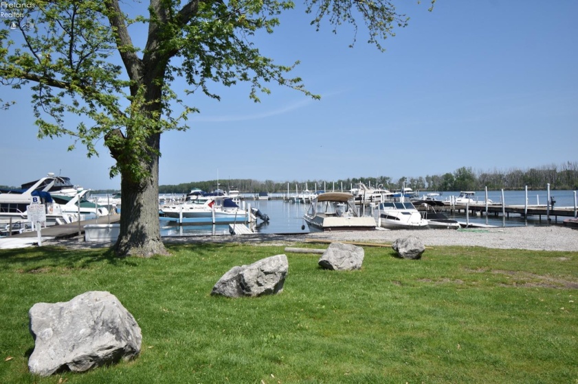 7401 East Harbor Rd, Marblehead, 43440, 2 Bedrooms Bedrooms, ,1 BathroomBathrooms,Residential,For Sale,East Harbor Rd,20244481