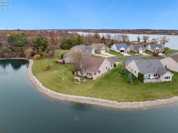 844 Harbor Point Drive, Port Clinton, 43452, 3 Bedrooms Bedrooms, ,3 BathroomsBathrooms,Residential,For Sale,Harbor Point,20244462