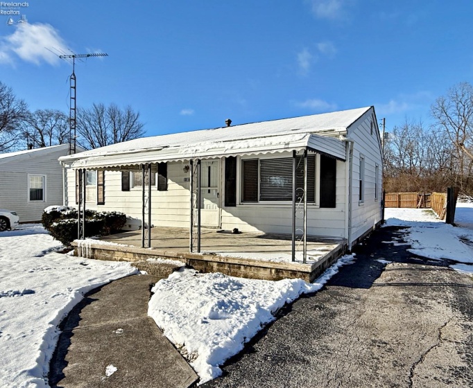 1107 Buckley Street, Fostoria, 44830, 3 Bedrooms Bedrooms, ,1 BathroomBathrooms,Residential,For Sale,Buckley,20250104