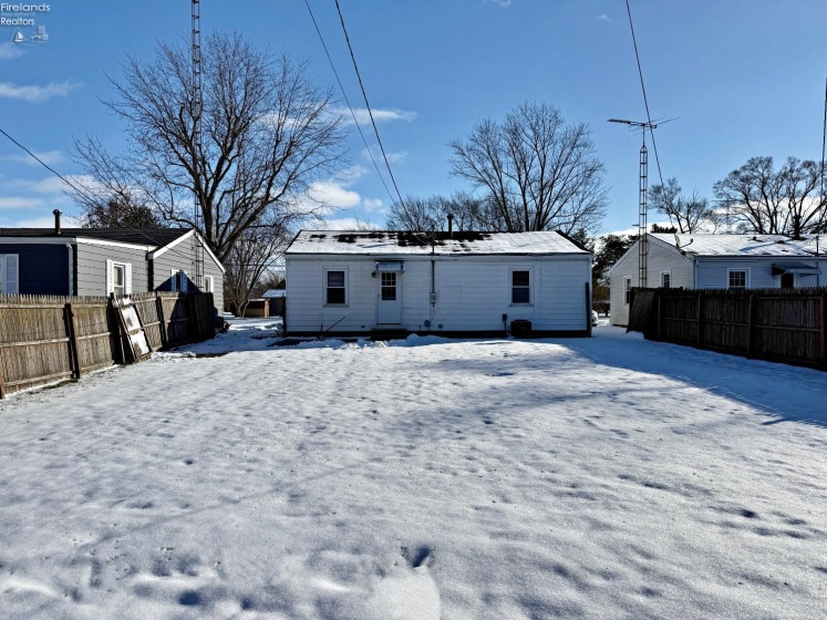 1107 Buckley Street, Fostoria, 44830, 3 Bedrooms Bedrooms, ,1 BathroomBathrooms,Residential,For Sale,Buckley,20250104