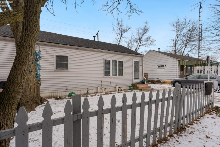 815 Edison Lane, Port Clinton, 43452, ,Multiple Units,For Sale,Edison,20250131