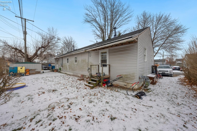 815 Edison Lane, Port Clinton, 43452, ,Multiple Units,For Sale,Edison,20250131