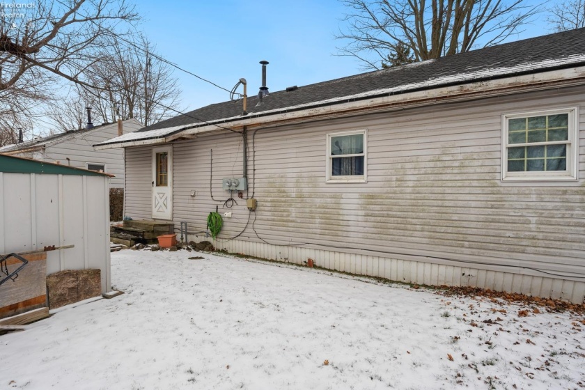 815 Edison Lane, Port Clinton, 43452, ,Multiple Units,For Sale,Edison,20250131