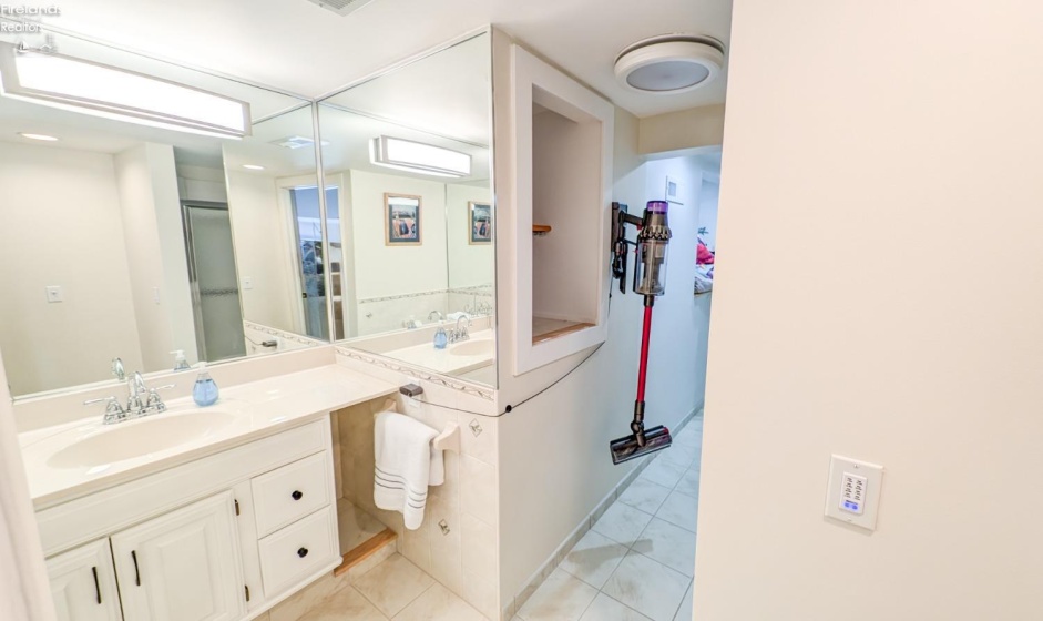4475 Marin Harbor Drive, Port Clinton, 43452, 2 Bedrooms Bedrooms, ,3 BathroomsBathrooms,Residential,For Sale,Marin Harbor,20250235