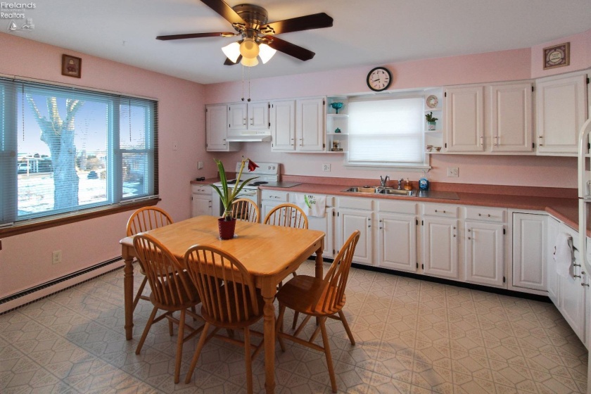 1318 4th Street, Marblehead, 43440, 5 Bedrooms Bedrooms, ,2 BathroomsBathrooms,Residential,For Sale,4th,20250188