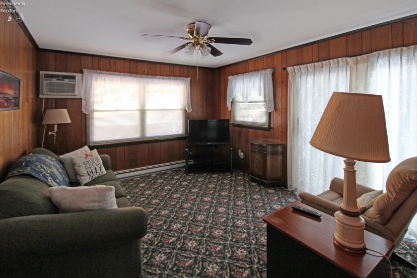 1318 4th Street, Marblehead, 43440, 5 Bedrooms Bedrooms, ,2 BathroomsBathrooms,Residential,For Sale,4th,20250188
