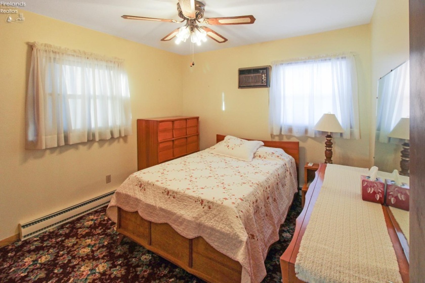 1318 4th Street, Marblehead, 43440, 5 Bedrooms Bedrooms, ,2 BathroomsBathrooms,Residential,For Sale,4th,20250188