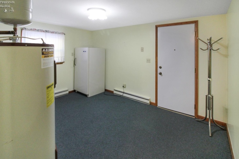1318 4th Street, Marblehead, 43440, 5 Bedrooms Bedrooms, ,2 BathroomsBathrooms,Residential,For Sale,4th,20250188
