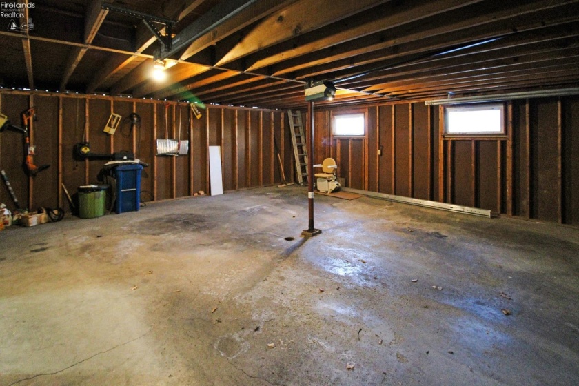 1318 4th Street, Marblehead, 43440, 5 Bedrooms Bedrooms, ,2 BathroomsBathrooms,Residential,For Sale,4th,20250188