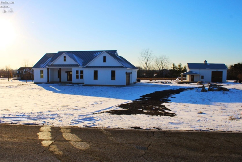 1290 Hartshorn Road, Marblehead, 43440, 3 Bedrooms Bedrooms, ,2 BathroomsBathrooms,Residential,For Sale,Hartshorn,20250271