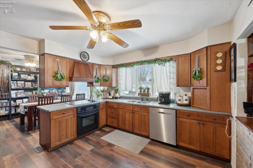 4889 SR 2, Oak Harbor, 43449, 3 Bedrooms Bedrooms, ,3 BathroomsBathrooms,Residential,For Sale,SR 2,20250321