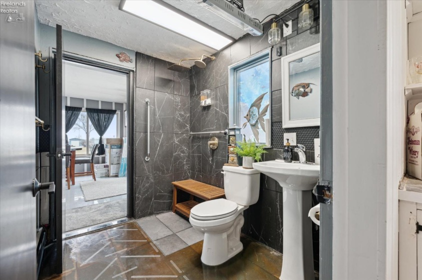 4889 SR 2, Oak Harbor, 43449, 3 Bedrooms Bedrooms, ,3 BathroomsBathrooms,Residential,For Sale,SR 2,20250321