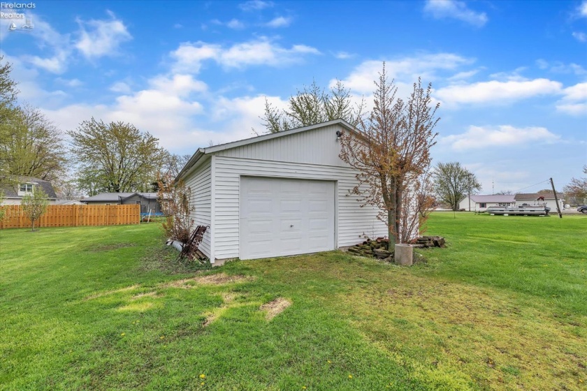 4889 SR 2, Oak Harbor, 43449, 3 Bedrooms Bedrooms, ,3 BathroomsBathrooms,Residential,For Sale,SR 2,20250321