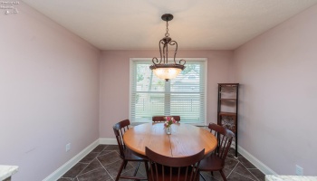 Breakfast nook in the guest suite