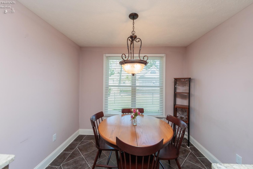Breakfast nook in the guest suite