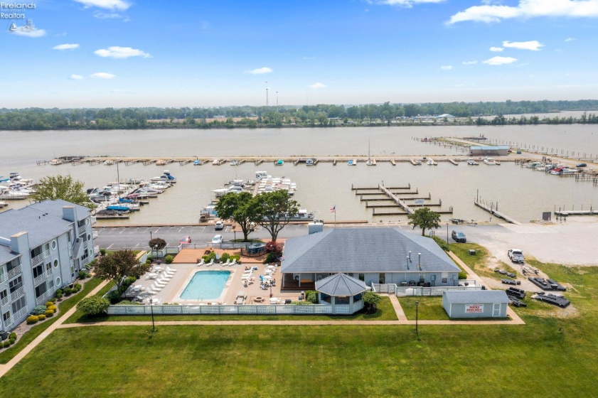202 Clinton Reef Drive, Port Clinton, 43452, 1 Bedroom Bedrooms, ,1 BathroomBathrooms,Residential,For Sale,Clinton Reef,20250554