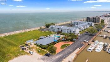 202 Clinton Reef Drive, Port Clinton, 43452, 1 Bedroom Bedrooms, ,1 BathroomBathrooms,Residential,For Sale,Clinton Reef,20250554
