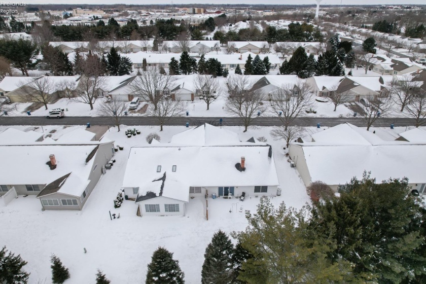 4116 Huntfield Drive, Sandusky, 44870, 2 Bedrooms Bedrooms, ,2 BathroomsBathrooms,Residential,For Sale,Huntfield,20250693