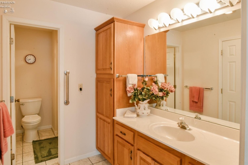 4116 Huntfield Drive, Sandusky, 44870, 2 Bedrooms Bedrooms, ,2 BathroomsBathrooms,Residential,For Sale,Huntfield,20250693