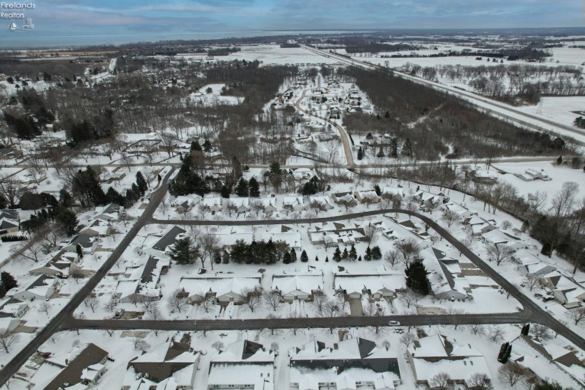4116 Huntfield Drive, Sandusky, 44870, 2 Bedrooms Bedrooms, ,2 BathroomsBathrooms,Residential,For Sale,Huntfield,20250693