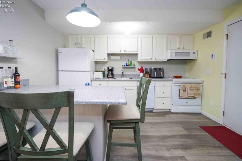 91 Schooner Point Drive, Port Clinton, 43452, 2 Bedrooms Bedrooms, ,2 BathroomsBathrooms,Residential,For Sale,Schooner Point,20250757