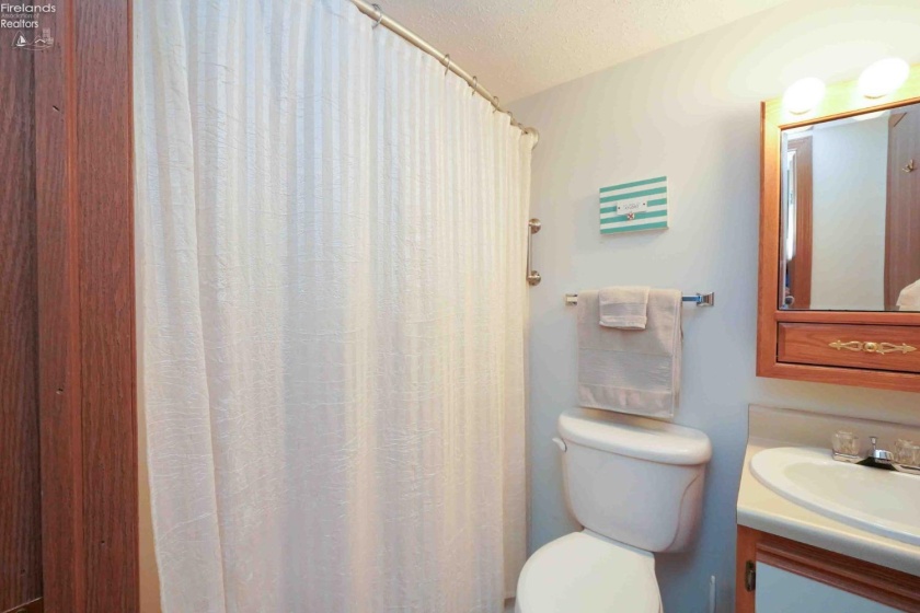 91 Schooner Point Drive, Port Clinton, 43452, 2 Bedrooms Bedrooms, ,2 BathroomsBathrooms,Residential,For Sale,Schooner Point,20250757