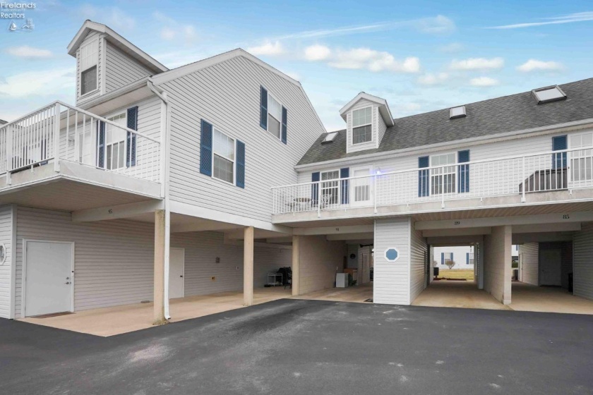 91 Schooner Point Drive, Port Clinton, 43452, 2 Bedrooms Bedrooms, ,2 BathroomsBathrooms,Residential,For Sale,Schooner Point,20250757