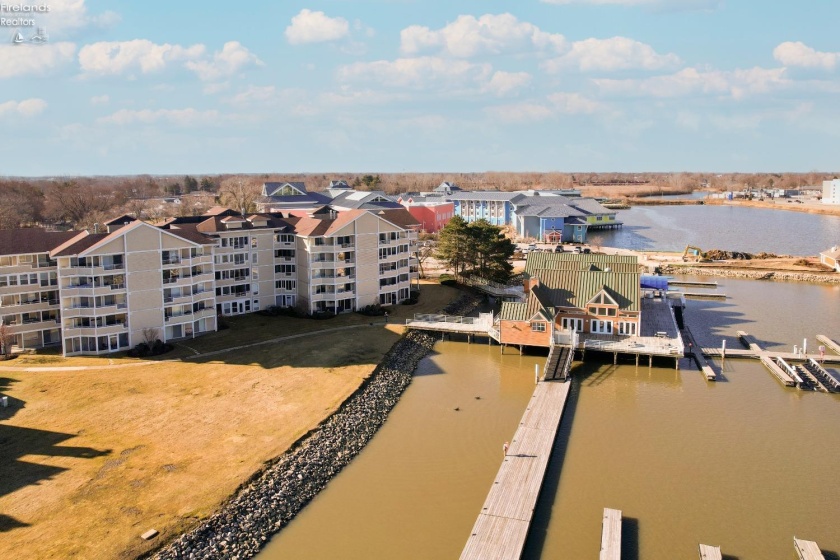 22 Marina Point Drive, Sandusky, 44870, 1 Bedroom Bedrooms, ,1 BathroomBathrooms,Residential,For Sale,Marina Point,20250799