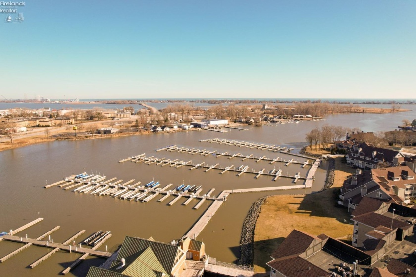 22 Marina Point Drive, Sandusky, 44870, 1 Bedroom Bedrooms, ,1 BathroomBathrooms,Residential,For Sale,Marina Point,20250799